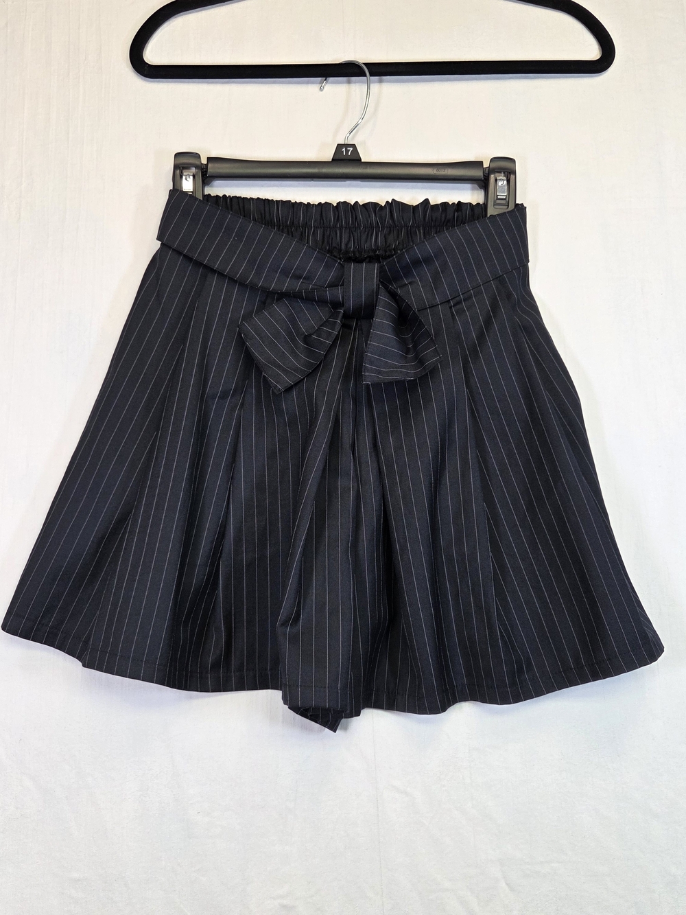 AS KNOW AS Japanese Pinstripe Bow Skort One Size Black. #0390